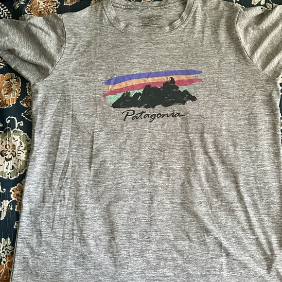 Patagonia Women’s Capilene Top size medium - Picture 5 of 5